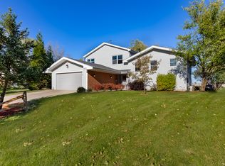 2071 E Parkview Cir, Hoffman Estates, IL 60169