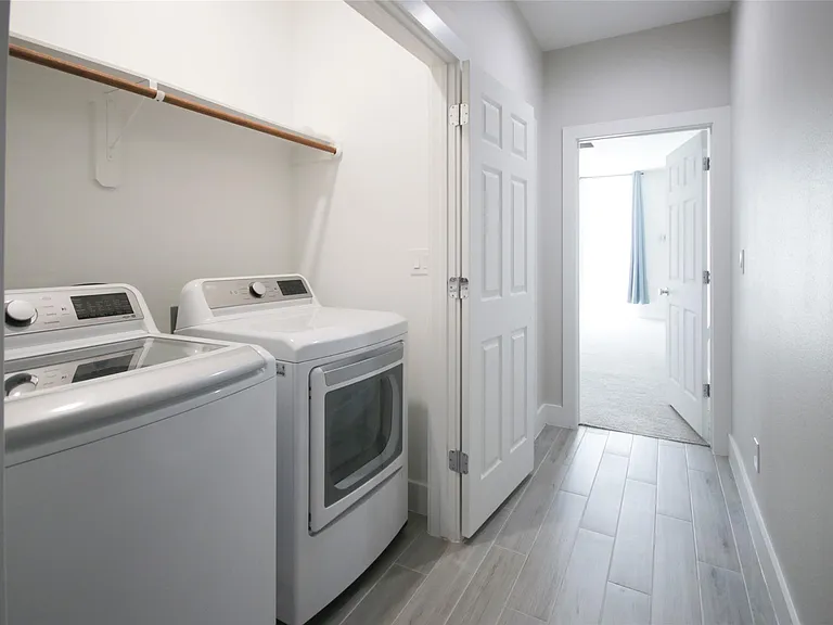 5113 Hershe St #B — Photo 30