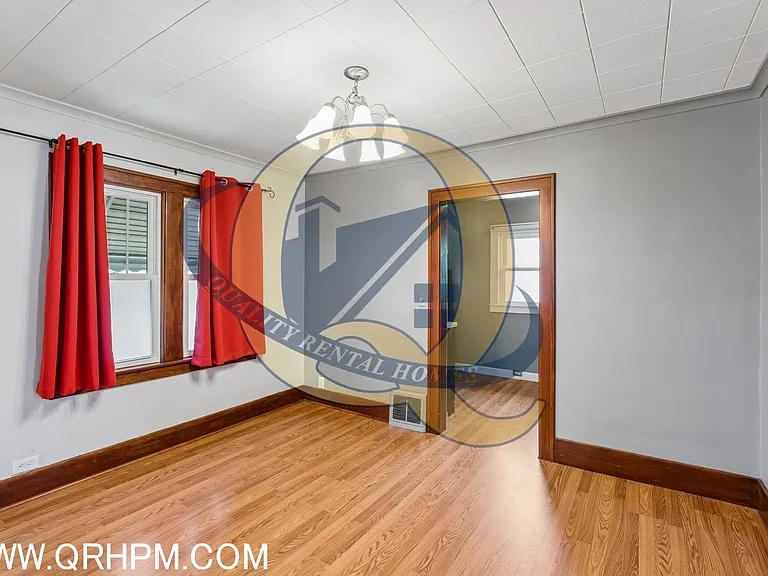 2544 Tyrone St — Photo 7