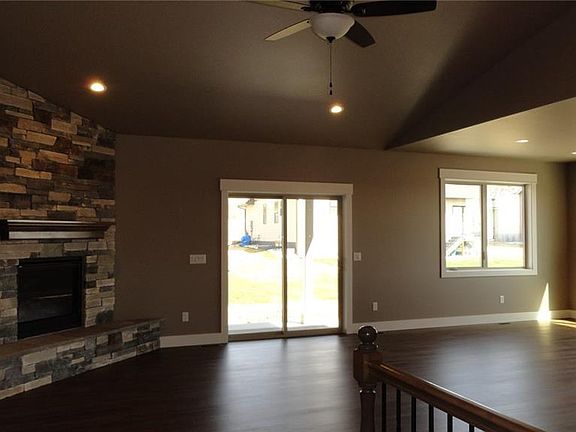 2nd image of 4637 Silver Creek Trl