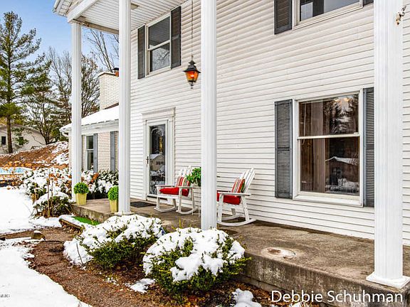 4th image of 3125 Woodsboro Dr NE