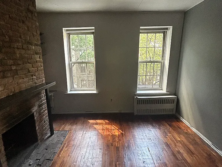 210 E 21st St #3C — Photo 1