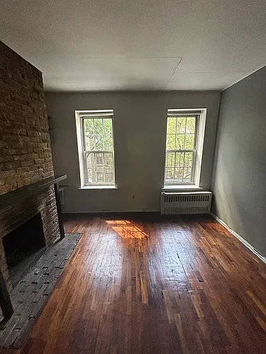 210 E 21st St #3C Photo 1