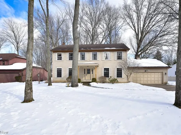 3003 Southwood Dr, Westlake, OH 44145