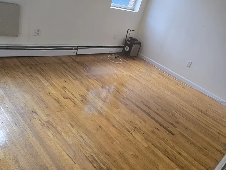 9516 87th St #1 — Photo 3