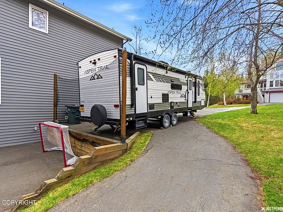 3rd image of 11027 Kaskanak Dr