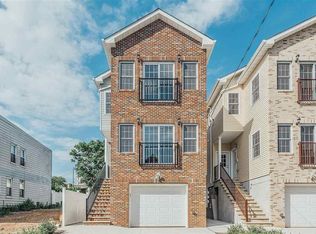 41 W 18th St FLOOR 3, Bayonne, NJ 07002