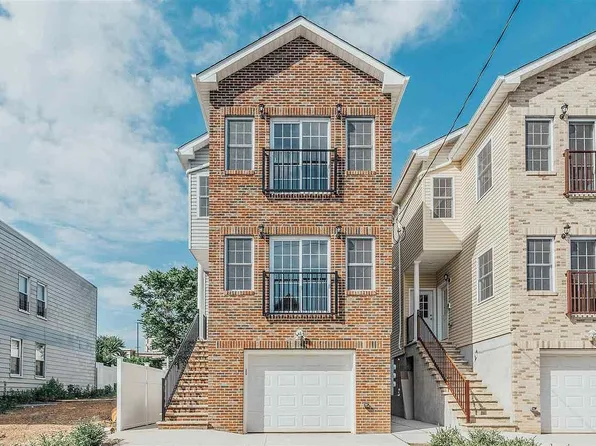 41 W 18th St Floor 3, Bayonne, NJ 07002