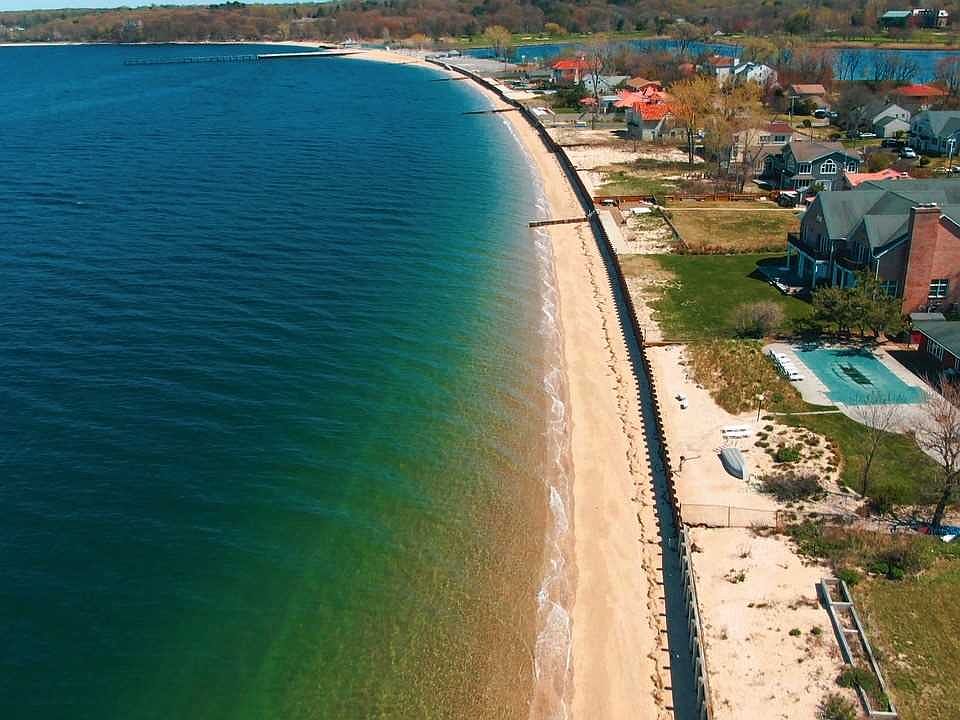 1st image of 9 Soundbeach Dr