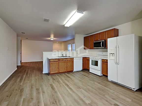 3rd image of 1205 Sage Dr