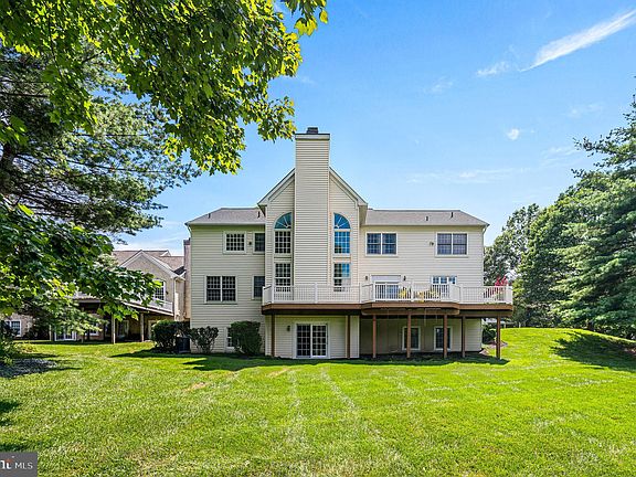 2nd image of 111 Saint Andrews Dr