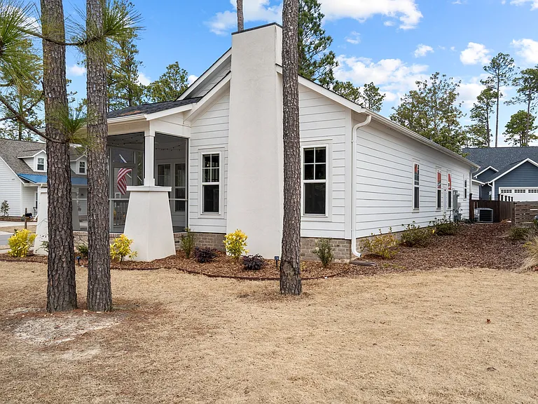 560 Wellers Way — Photo 7