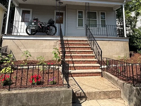 207 Gladstone St, East Boston, MA 02128