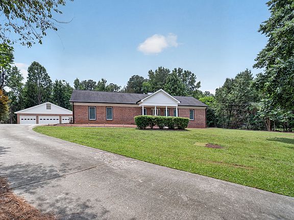 3rd image of 1799 Jimmy Dodd Rd