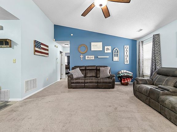 3rd image of 1715 Ashley Dr