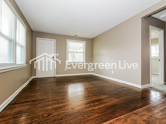 4th image of 4936 NE 48th St