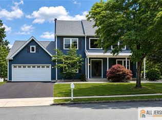 2 Wharton Ct, Kendall Park, NJ 08824