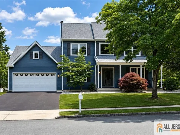 2 Wharton Ct, Kendall Park, NJ 08824