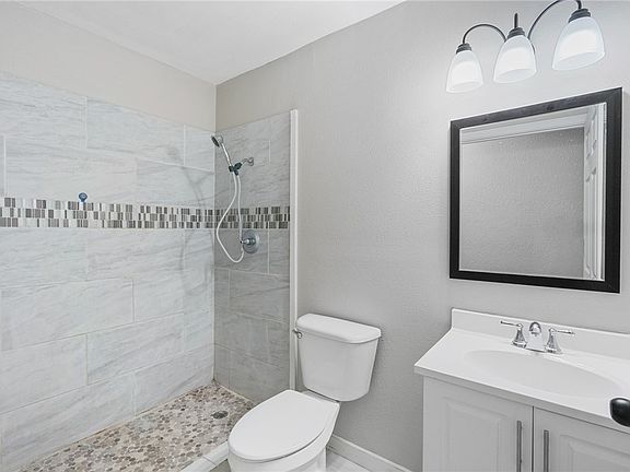 4th image of 510 W Springer Street