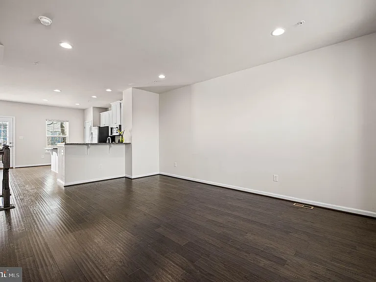 126 Cricket Dr — Photo 15