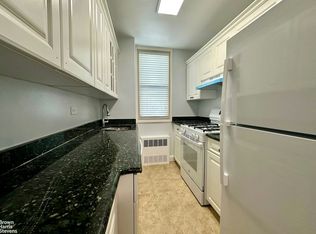 222 E 19th St APT 5F, New York, NY 10003
