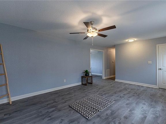 4th image of 11601 Bennington Ave