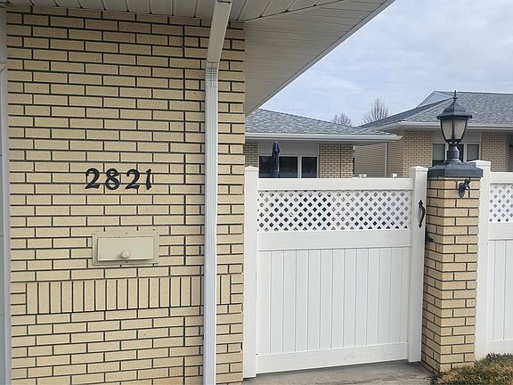 3rd image of 2821 16th Ave S #10