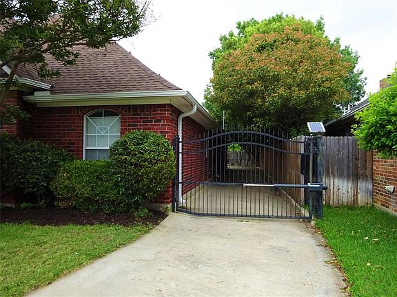 4th image of 4105 Blue Feather Ct