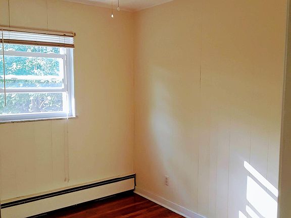 2nd image of 5932 Belmont Ave