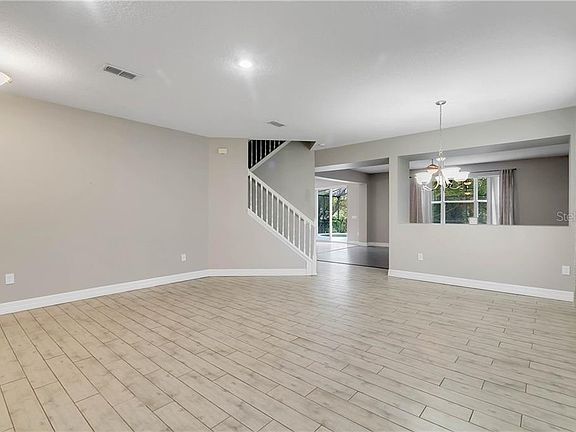3rd image of 1578 Pier St