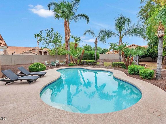 3rd image of 4825 E Aire Libre Ave
