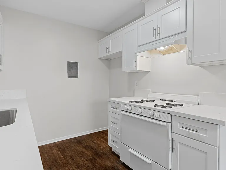 8331 Lampson Avenue — Photo 12