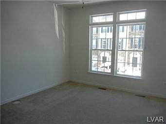 3rd image of 1618 Oakridge Ln