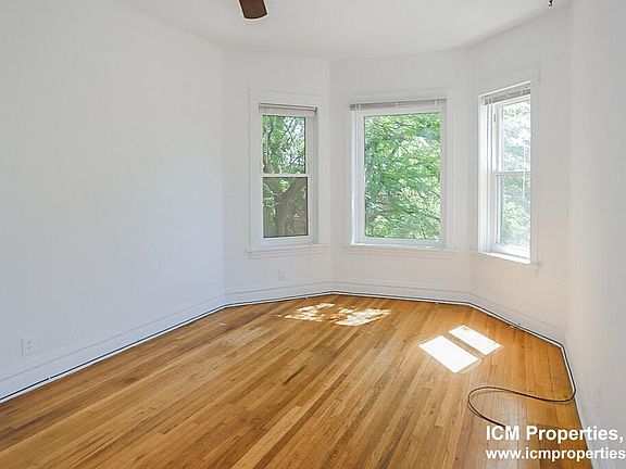 5th image of 3833 N Sheffield Ave #3