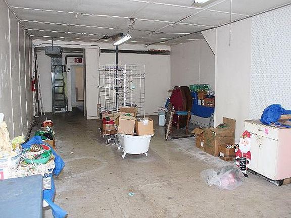 4th image of 217 Lincoln St