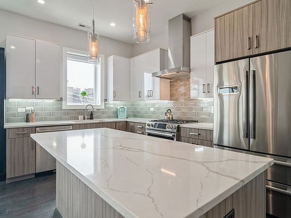 5th image of 2854 W Belmont Ave Unit 3N