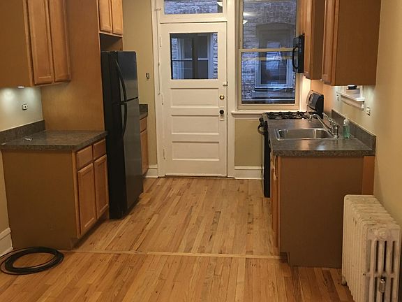 5th image of 504 Beloit Ave #1C