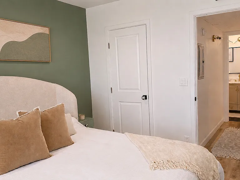 12720 Burbank Blvd #305 — Photo 12