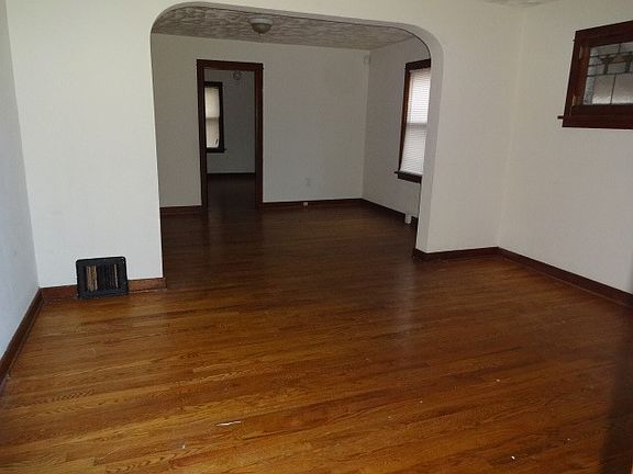 4th image of 7107 Florence Pl