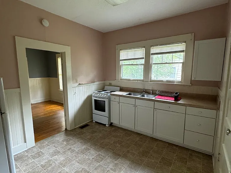 1332 N Bronough St — Photo 9