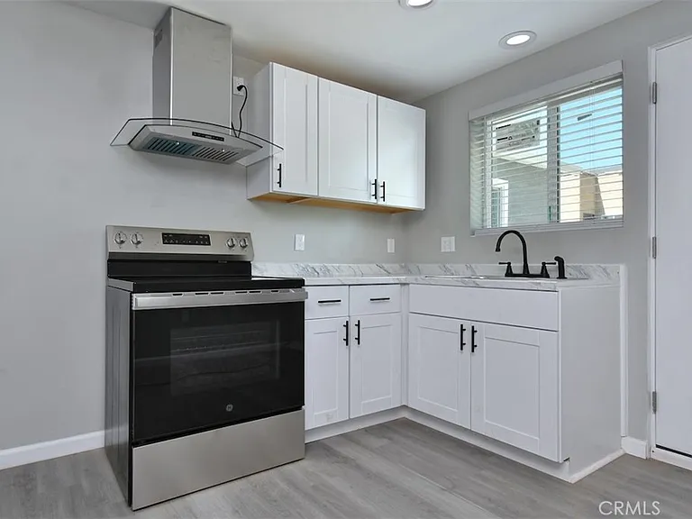 14332 Tiara St — Photo 9