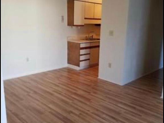 2nd image of 853 E Washington Ave APT B6