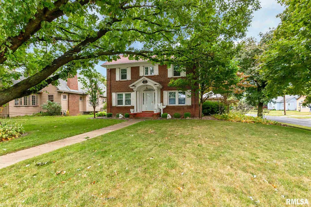 1851 30th St photo 1