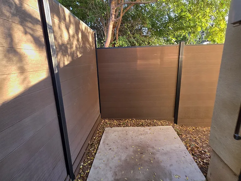 552 W Howard St — Photo 31