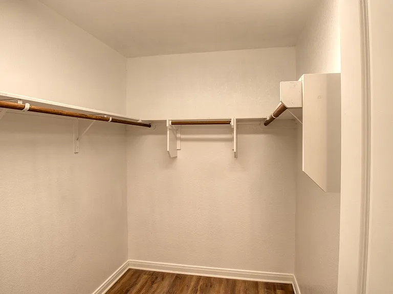610 Hollyhock Dr — Photo 9