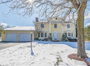 6711 Harmony Dr, Fayetteville, NY 13066