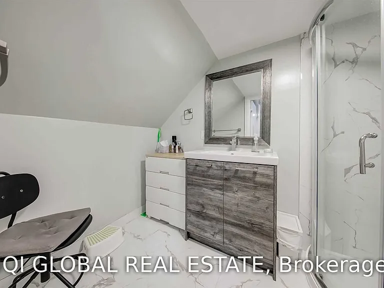 142 Grace St #UPPER — Photo 9