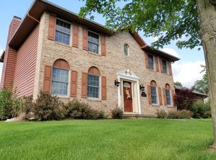 902 Amy Dr, Mahomet, IL
