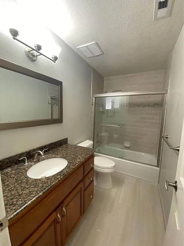 1 bed, 1.0 bath, 230 sqft, $800 — Photo 3