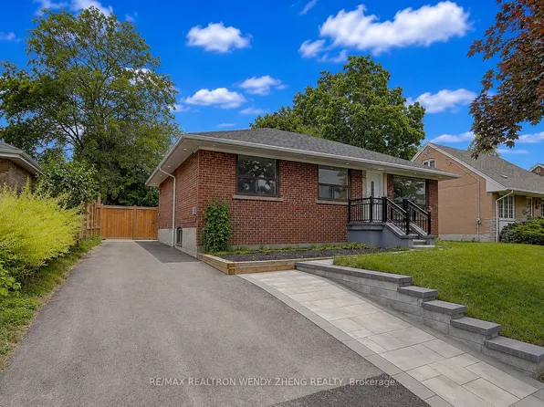 18 Courton Dr, Toronto, ON M1R 1K8